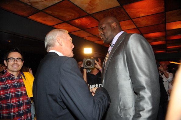 足球转会市场最新动态及趋势（足球转会风云：焦点动态与发展趋势）