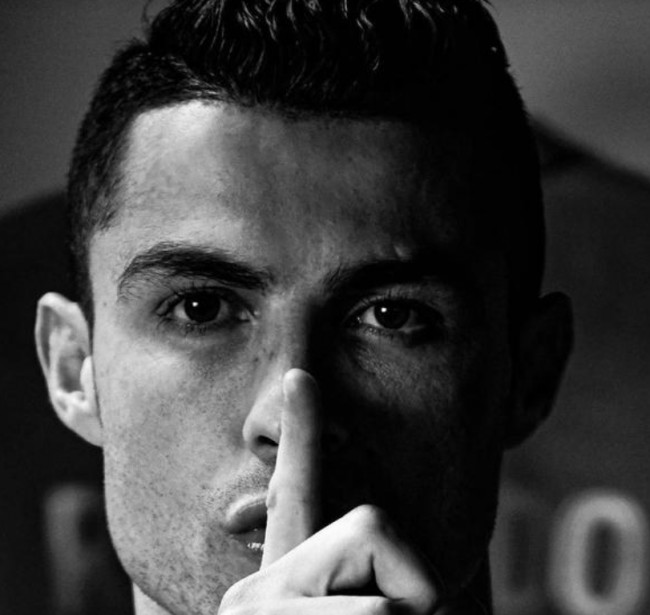 雷克瑟姆队长：在主场竟然有卡迪夫球迷挑衅我，我把他拳击了（雷克瑟姆队长：主场遭卡迪夫球迷挑衅，我出拳回应）