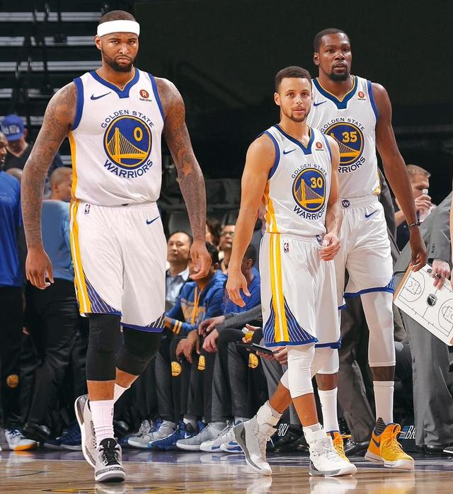 跟队：卡马文加将提前返回皇马，不过他的伤势并不严重（随队消息：卡马文加提前回归皇马，伤情无大碍）